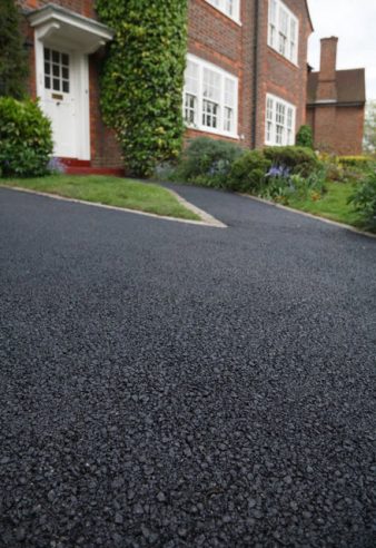 New tarmac driveway Malvern UK Worcestershire